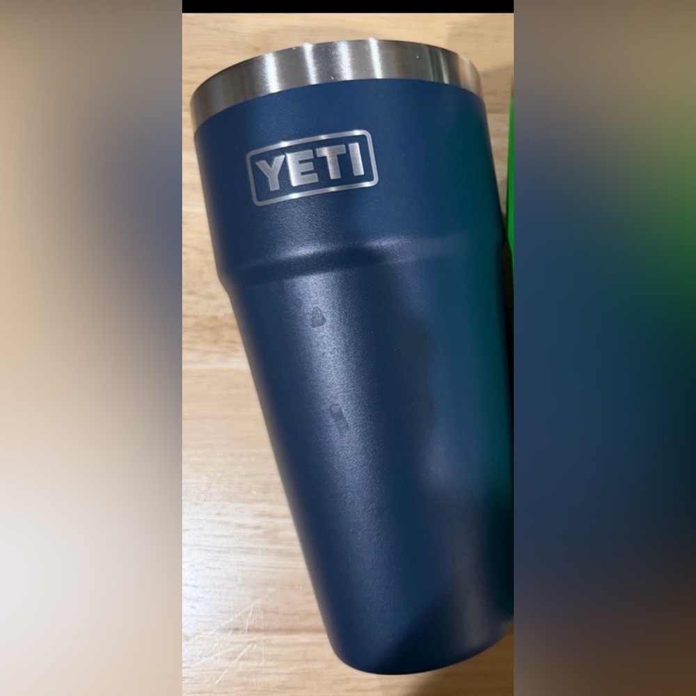 YETI Navy Blue 26 oz tumbler